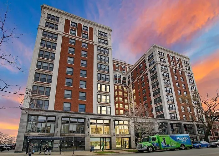 Serene In Hyde Park - Del Prado 706